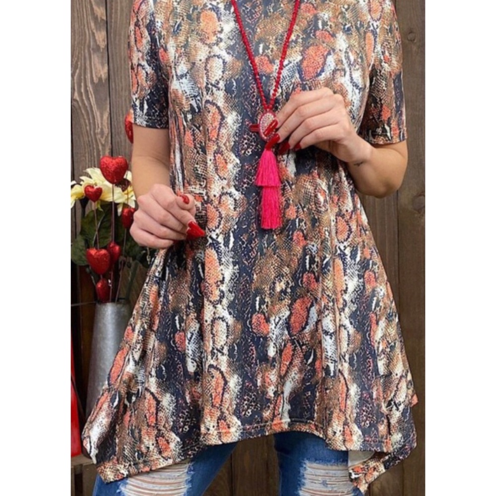 Southern Stitch Tunic Top size XL snake Print